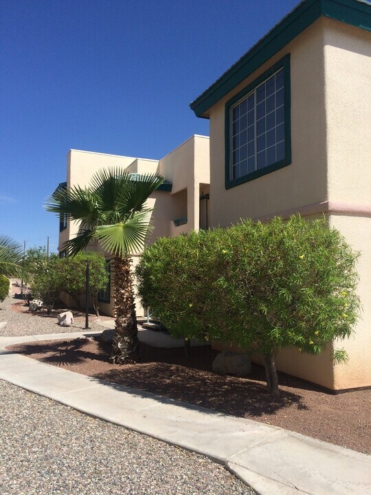 3210 Sweetwater Ave in Lake Havasu City, AZ - Building Photo