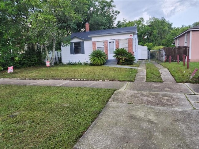 665 Chestnut Dr in Jacksonville, FL - Foto de edificio - Building Photo
