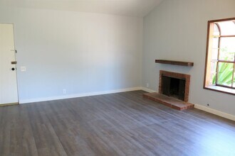 1415 Begonia Dr in Carpinteria, CA - Building Photo - Building Photo