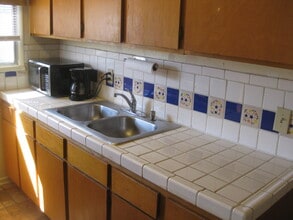 6588 Split Rock Ave in Twentynine Palms, CA - Foto de edificio - Building Photo