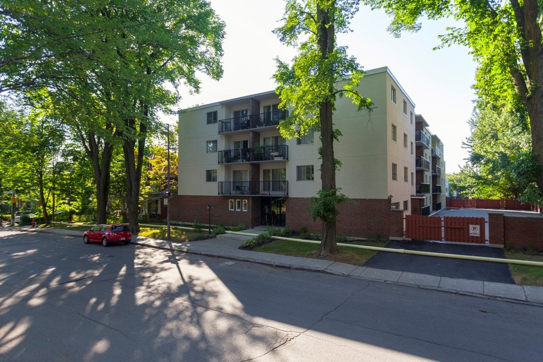 Pere-Marquette Apartments in Québec, QC - Building Photo