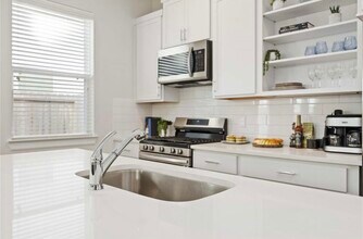 1013 Erin St in Houston, TX - Building Photo - Building Photo