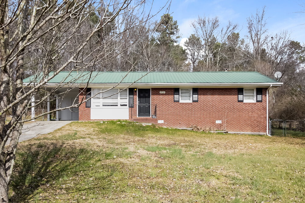4516 Dodson Dr in Douglasville, GA - Building Photo