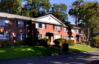 Rye Wood Gardens in Rye, NY - Building Photo - Building Photo