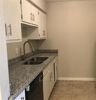 11918 Kingslake Forest Dr in Houston, TX - Building Photo - Building Photo