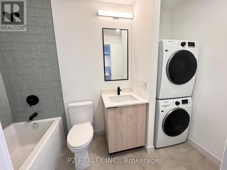 1635 Military Trail in Toronto, ON - Building Photo