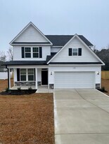 704 Sutherland Ct in Raeford, NC - Building Photo