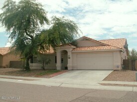 9676 E Paseo Del Tornasol in Tucson, AZ - Building Photo