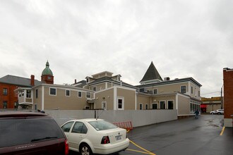 Tavares Building in Warren, RI - Building Photo - Building Photo