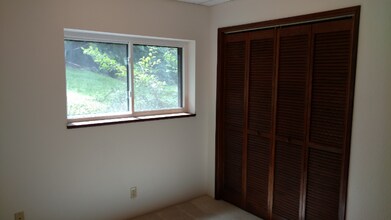 10128 238th Way SE in Issaquah, WA - Building Photo - Building Photo