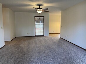 1416 W Wayland St in Springfield, MO - Foto de edificio - Building Photo