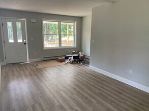 76 Cottage Pl-Unit -78 in Westbrook, ME - Building Photo - Building Photo