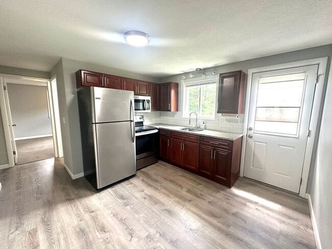property at 1133-1135-1135 N Westfield St