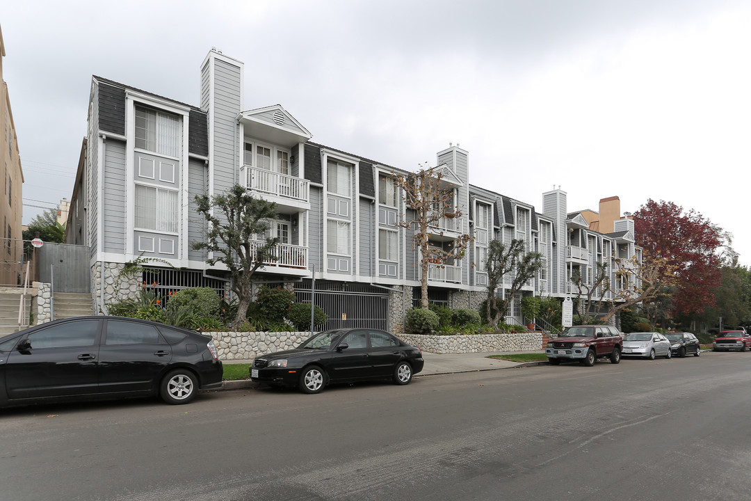 Reeves Street Apartments in Los Angeles, CA - Building Photo