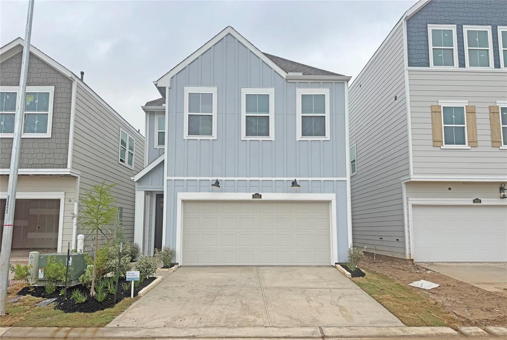 2213 Via Laura Ln in Houston, TX - Building Photo