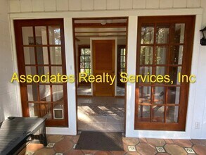 1832 NW 11th Rd in Gainesville, FL - Foto de edificio - Building Photo