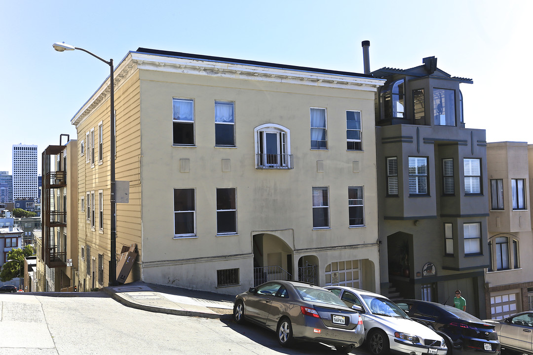 100 Varennes St in San Francisco, CA - Building Photo