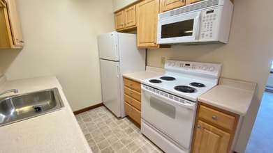 1949 Western Ave in Albany, NY - Building Photo - Building Photo