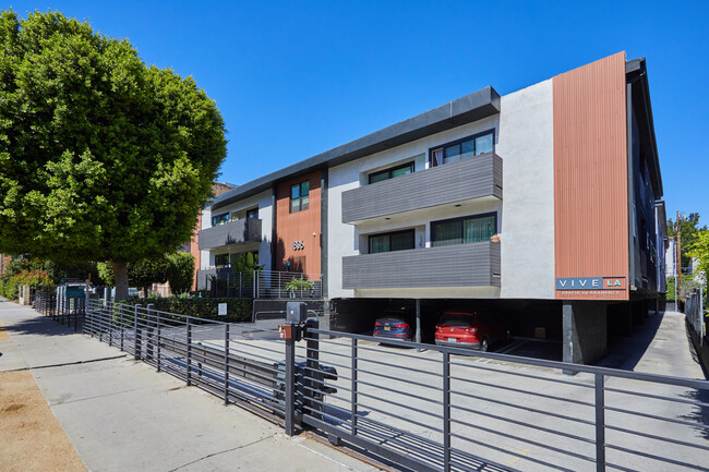 Gracie on Gramercy in Los Angeles, CA - Building Photo - Building Photo