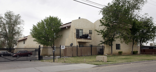 Courtyard Apartments