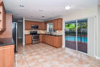1121 NW 129th Pl in Miami, FL - Building Photo - Building Photo