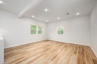 Foster Apartments in Albany, IN - Foto de edificio - Interior Photo