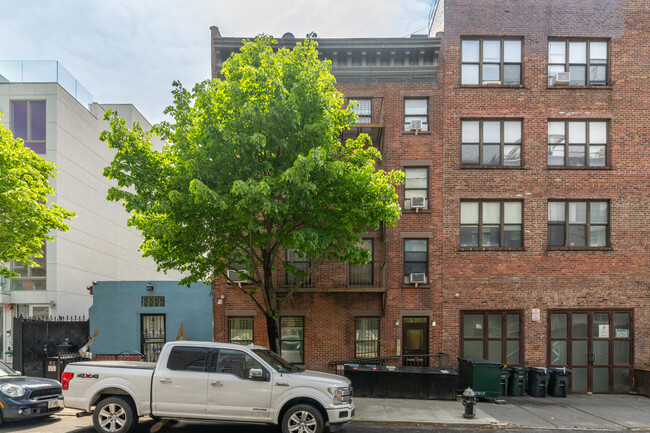 60 N 8th St in Brooklyn, NY - Building Photo - Building Photo