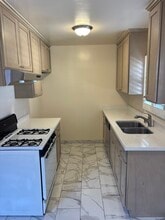 16413 S Dalton Ave, Unit C in Gardena, CA - Foto de edificio - Building Photo