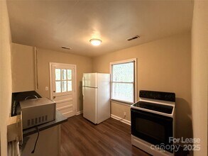 2729 Bancroft St in Charlotte, NC - Building Photo - Building Photo
