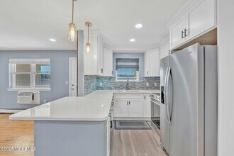 75 Wharfside Dr in Monmouth Beach, NJ - Building Photo - Building Photo