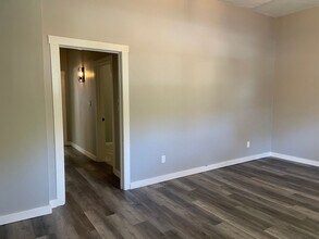 1908 H St in Sacramento, CA - Building Photo - Building Photo