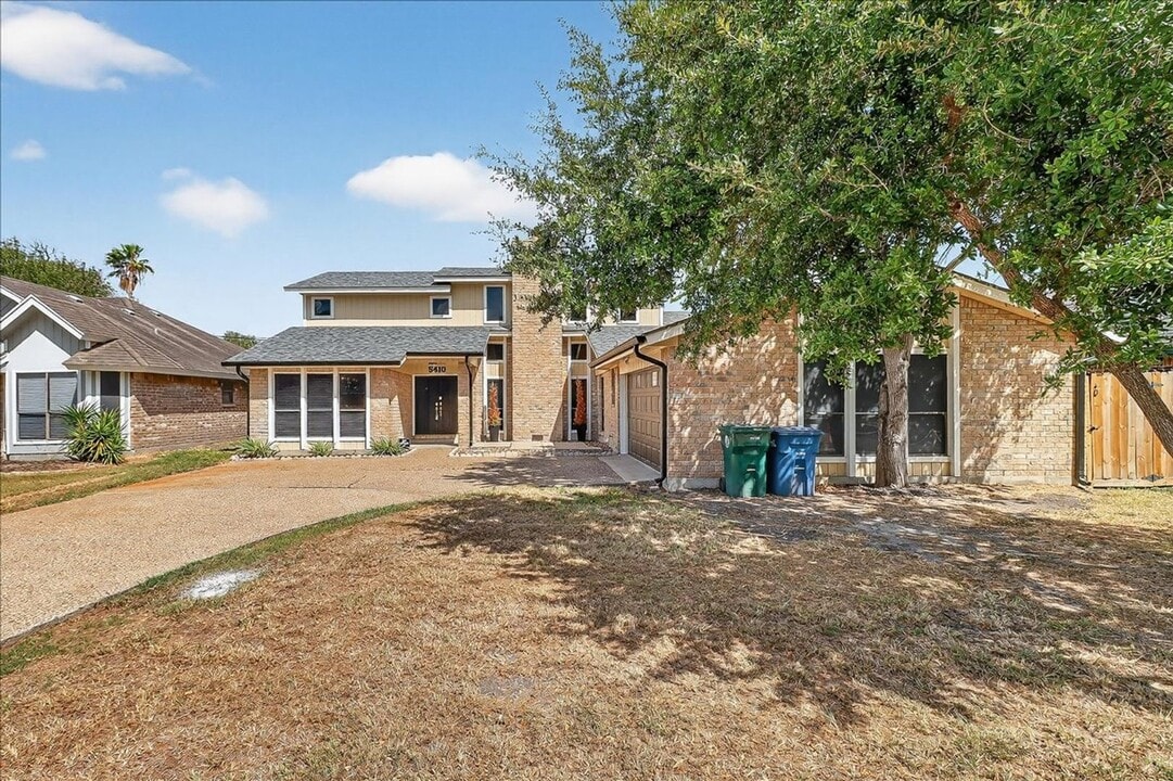 5410 Fox Run Dr in Corpus Christi, TX - Building Photo