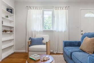 4945 N Euclid Ave in Kansas City, MO - Building Photo - Building Photo