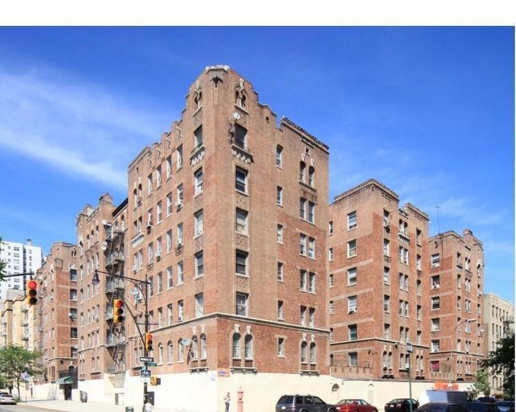 940 Grand Concourse in Bronx, NY - Foto de edificio