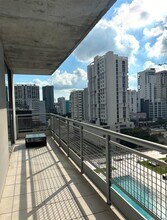 690 SW 1st Ct, Unit 1226 in Miami, FL - Building Photo - Building Photo