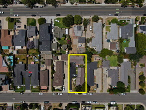 273 Costa Mesa St in Costa Mesa, CA - Building Photo - Building Photo