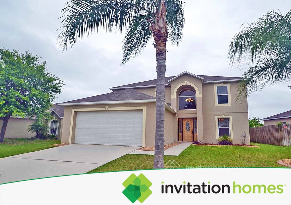 24933 Ravello St in Land O Lakes, FL - Foto de edificio