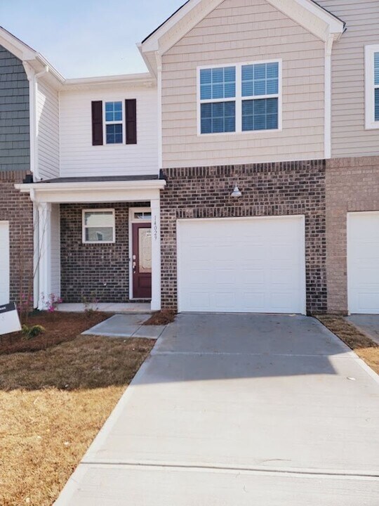 14029 Castle Nook Dr in Charlotte, NC - Building Photo