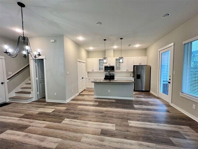 6712 Parker Oaks Ln