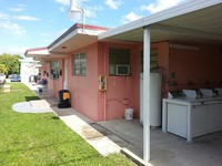 164 W 11th St in Hialeah, FL - Foto de edificio - Building Photo