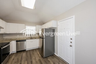 6804 Cedar Shadow Dr in Dallas, TX - Building Photo - Building Photo