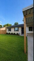 5426 Greylog Dr in Houston, TX - Building Photo