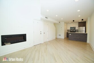 935 W Grace St, Unit A05C in Chicago, IL - Building Photo - Building Photo