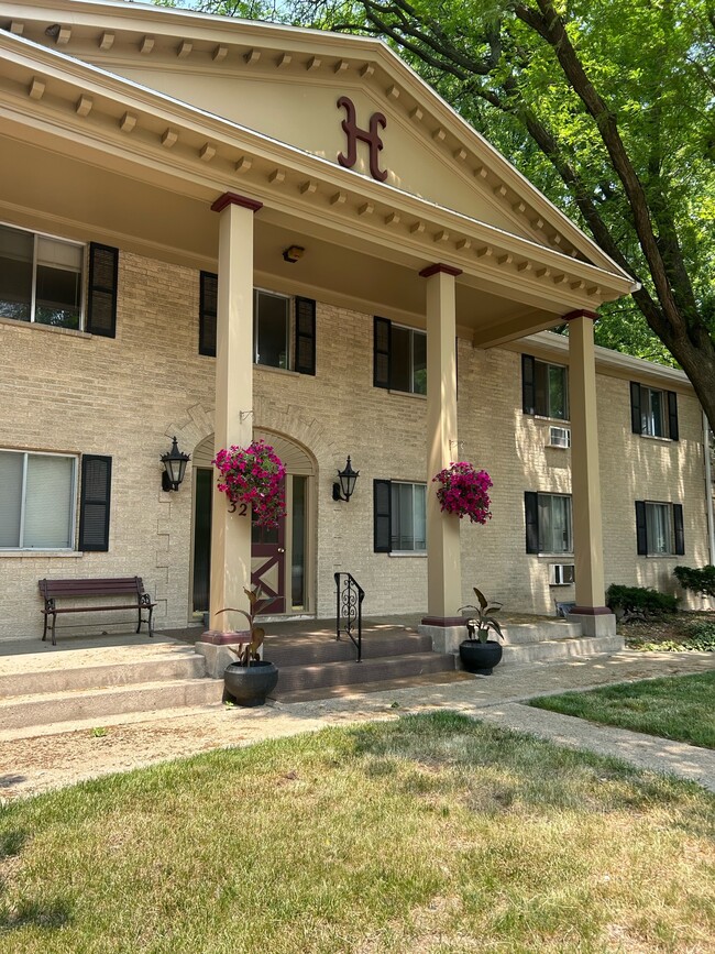 Heritage Circle Apartments in Madison, WI - Building Photo - Building Photo