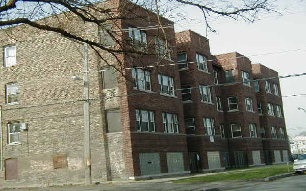 3351 W Ohio St in Chicago, IL - Building Photo