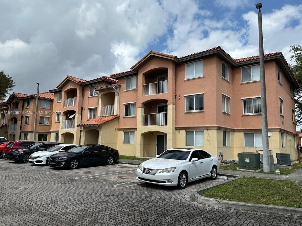 17602 NW 25th Ave in Miami Gardens, FL - Building Photo
