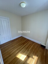 234 Cypress St, Unit #2 in Brookline, MA - Foto de edificio - Building Photo