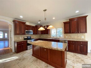 517A Lawn Ave in Palisades Park, NJ - Building Photo - Building Photo