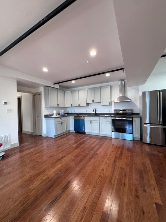 2 Charles St in Methuen, MA - Building Photo