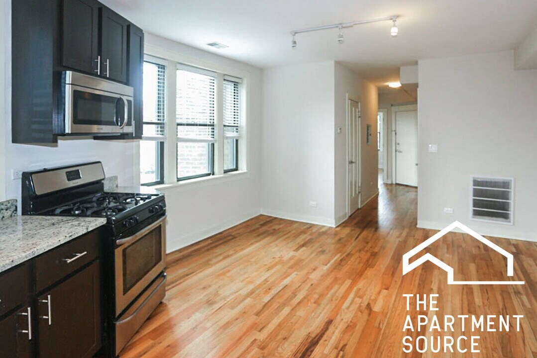2235 W Wilson Ave, Unit 2 in Chicago, IL - Building Photo